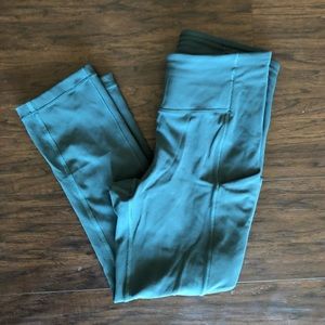LuluLemon 19” cropped leggings - emerald green